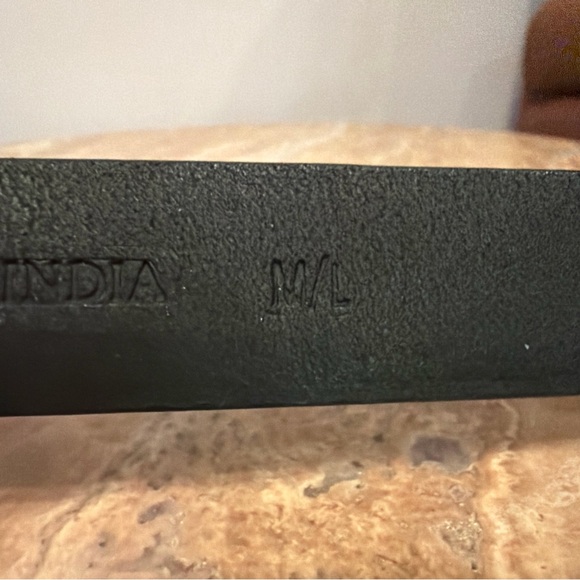 Chico's Black Leather Adjustable 1" Wide Belt with Stylish Silver Hook Closure - Picture 3 of 4